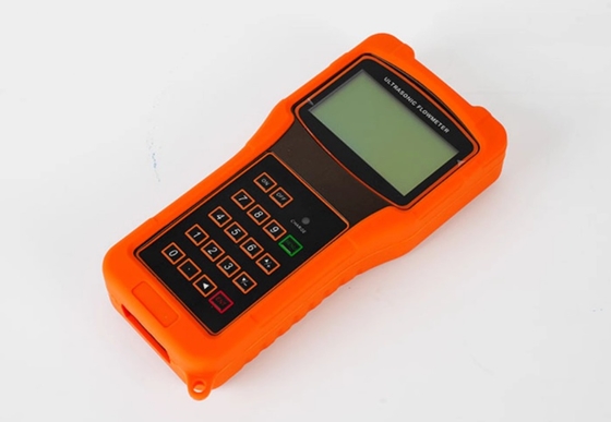 Handheld Ultrasonic Flow Meter IP65 Industrial Grade With Non Intrusive Design